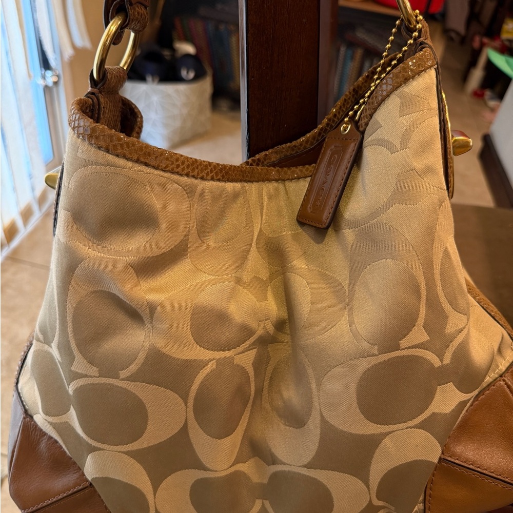 COACH PEYTON SIGNATURE SATIN SHOULDER BAG  KHAKI/NUTMEG BEAUTIFUL